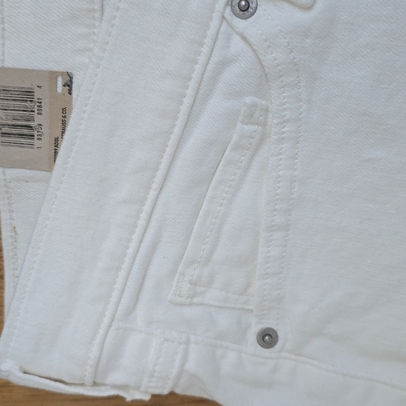 LEVIS BRAND WOMEN'S WHITE STRETCH JEANS SIZE 26W MEDIUM - Picture 5 of 13